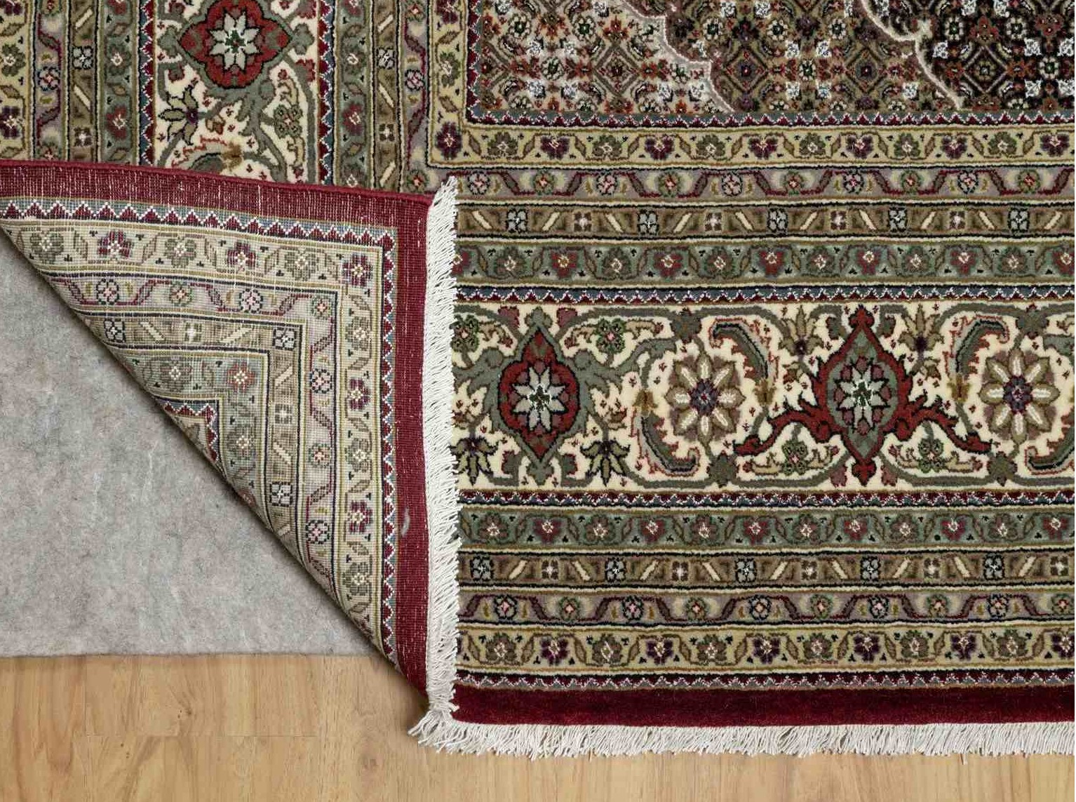 Wine Red, 250 KPSI, Hand Knotted, Super Mahi with Large Medallion, Wool and Silk, Oriental Rug
